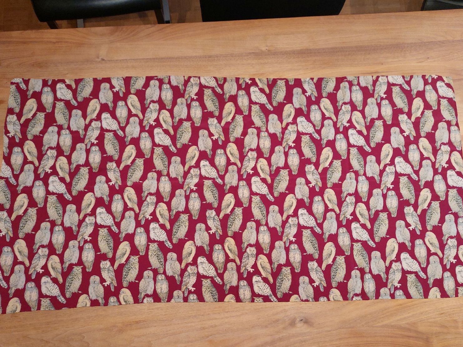 Foulard & Sciarpe: 🦉 leichter Schal mit Eulenmuster, bordeauxrot – Usato da Brunnen venduto da Livianda 1