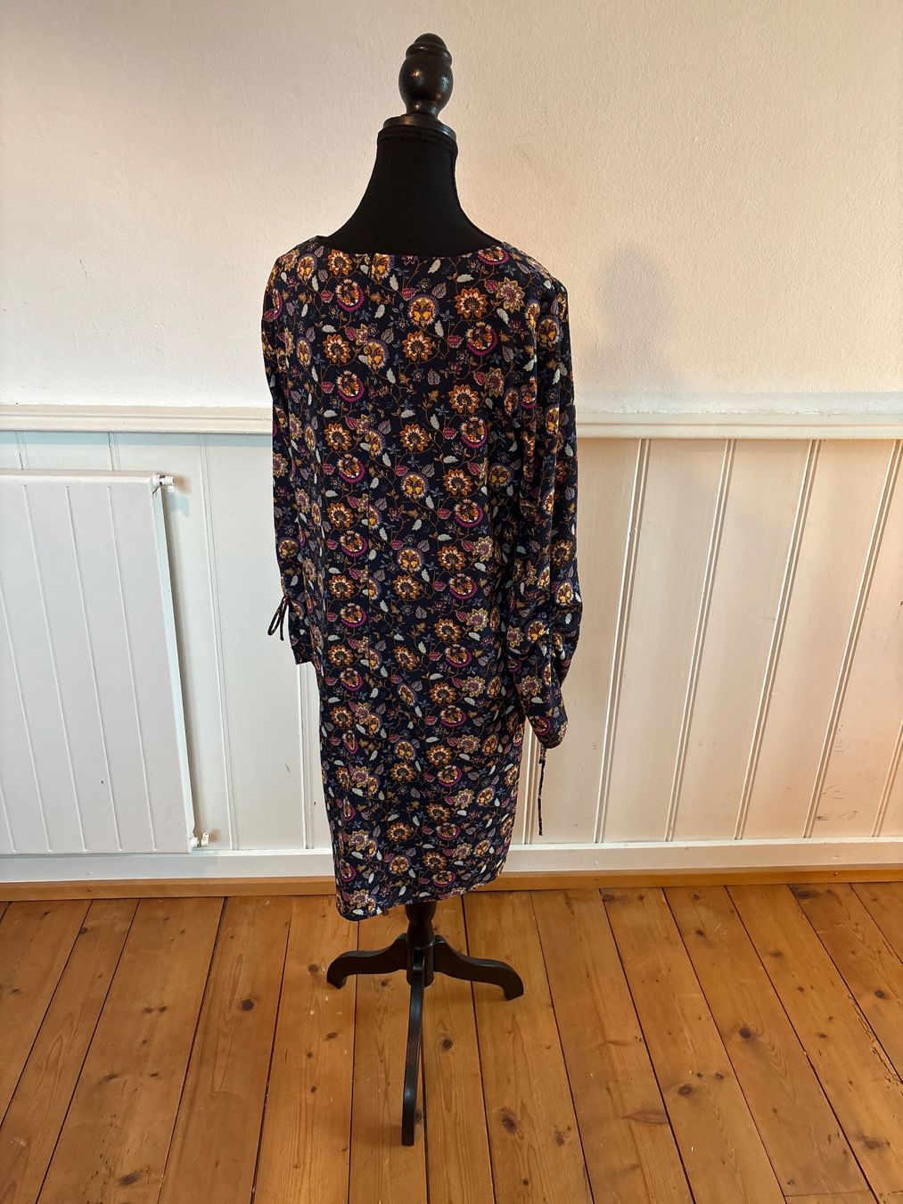Tom Tailor Vestiti: Tom Tailor Kleid Gr. 40, Blumenmuster – Usato da Münchwilen TG venduto da BBJO 1