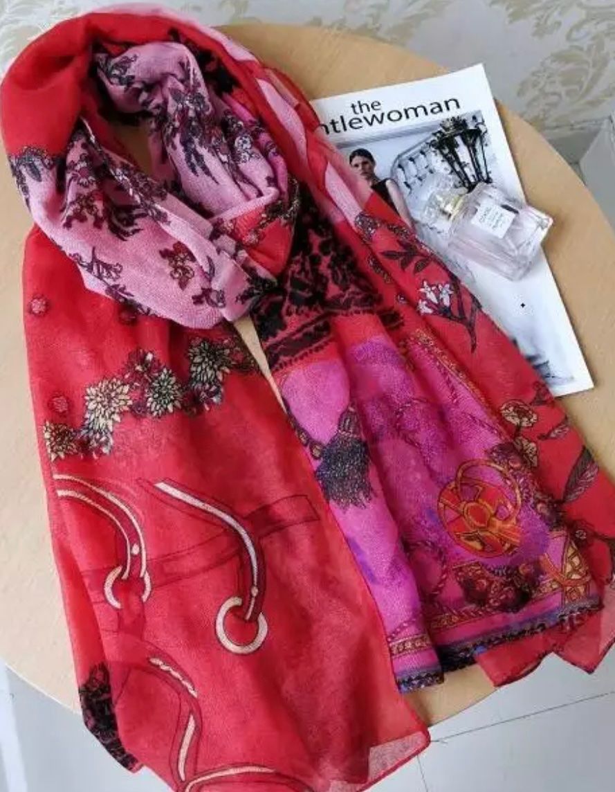 Foulard & Sciarpe: Desigual Schals – Nuovo (secondo la descrizione) da Birmenstorf AG venduto da BMW.M5 3