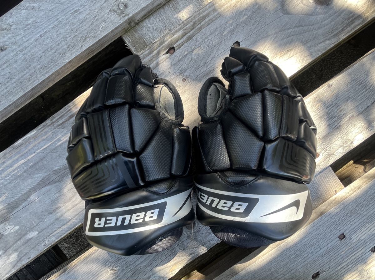 Bauer Guanti & manicotti: Eishockey Handschuhe Gr. 11 – Usato da Buchs AG venduto da diacel