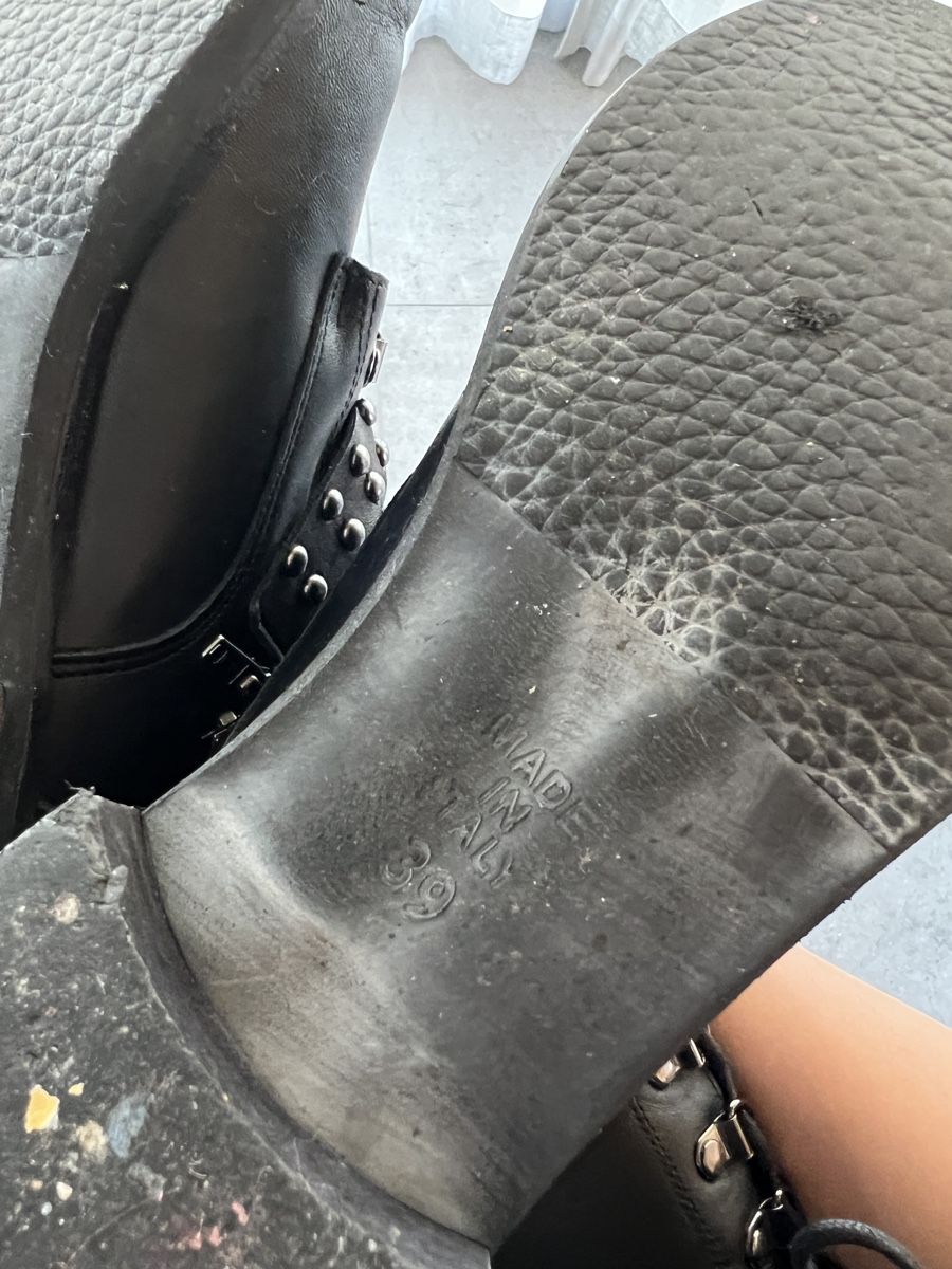 Damenschuhe: Cool Black Leather Studded Boots Size 39! – Gebraucht aus Cama von UnleashdByAna 9