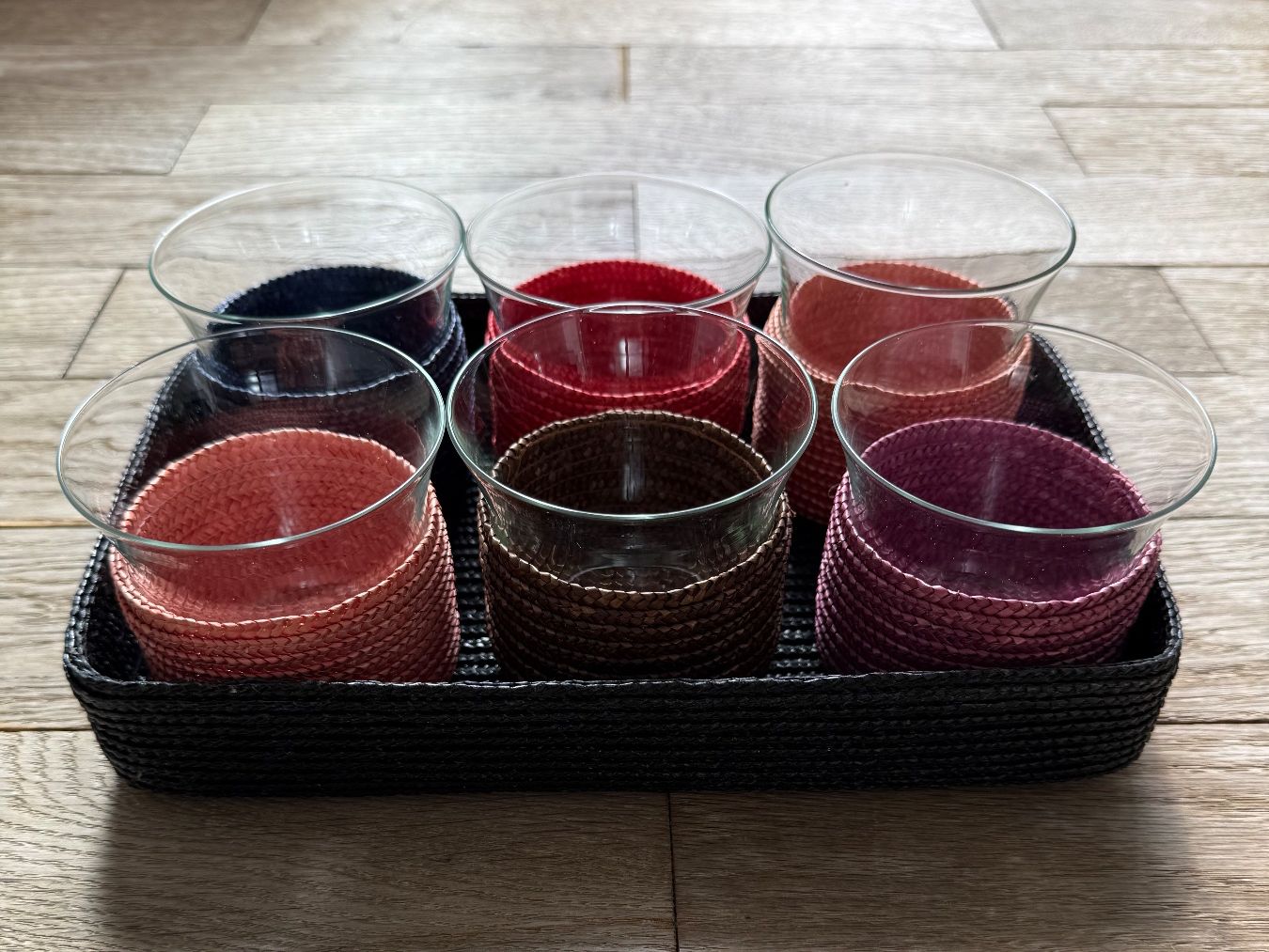 Set di piatti: Midcentury 6-er Teeset – Usato da Luzern venduto da Mamutpe