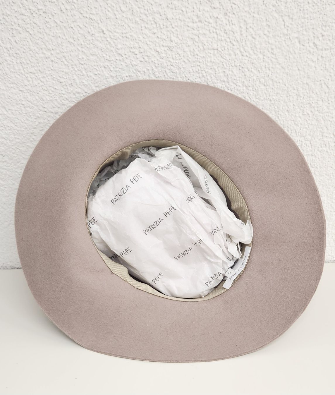 Copricapi, berretti & cappellini: Patrizia Pepe Hut Gr.S NEU! – Nuovo e nell'imballaggio originale da Wollerau venduto da CH8832 3