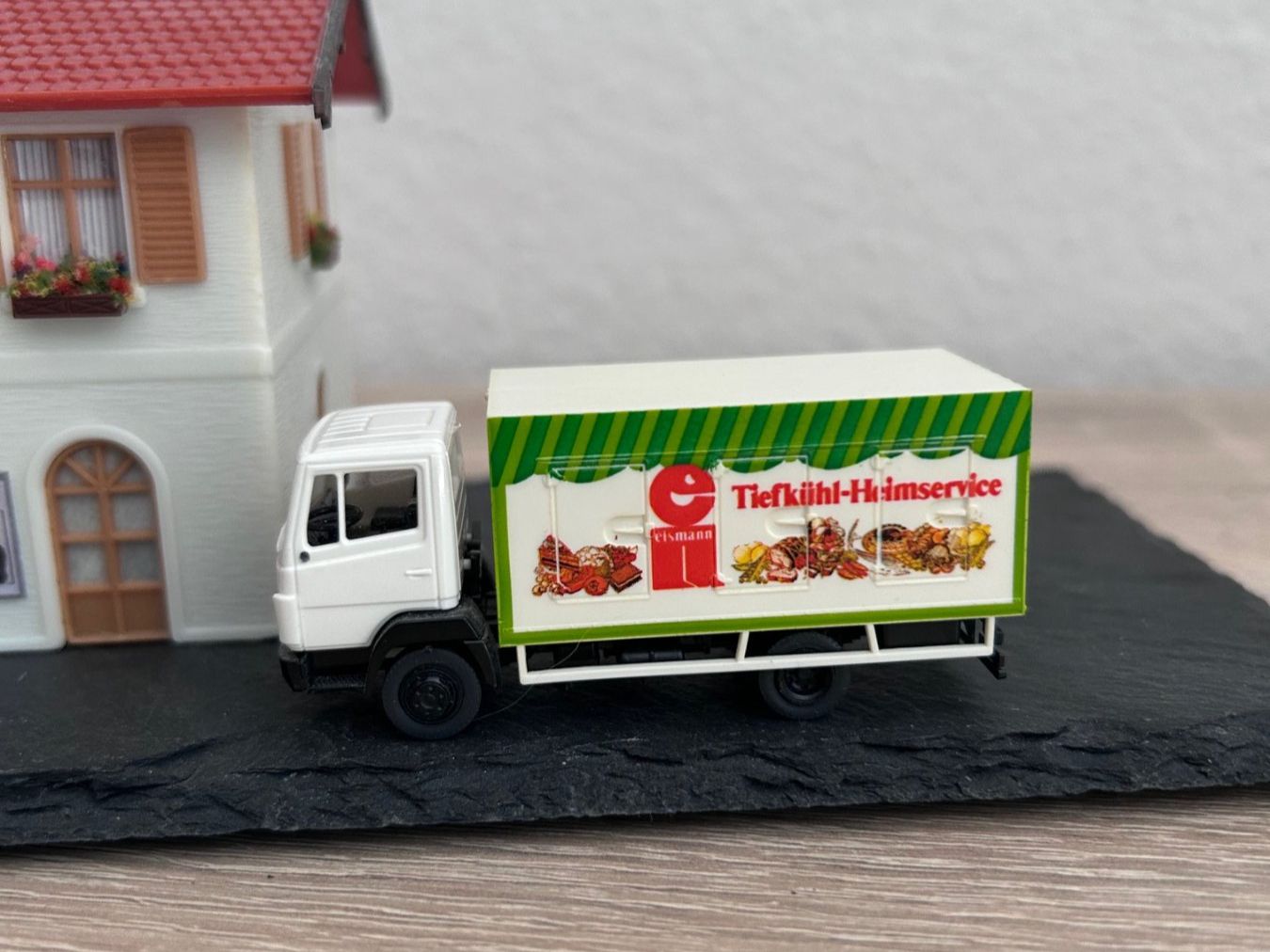 Mercedes-Benz Modellini d'auto: Mercedes Eisman LKW 1:87 – Usato da Goldach venduto da Manyro55
