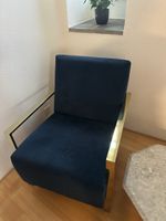 2 Lounge Sessel samtblau mit goldfarbenem Metallrahmen gepfl