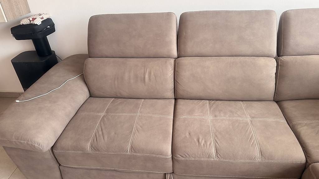 Divani: Vendo divano ad angolo/letto – Usato da Chiasso venduto da ant_5qsj 1