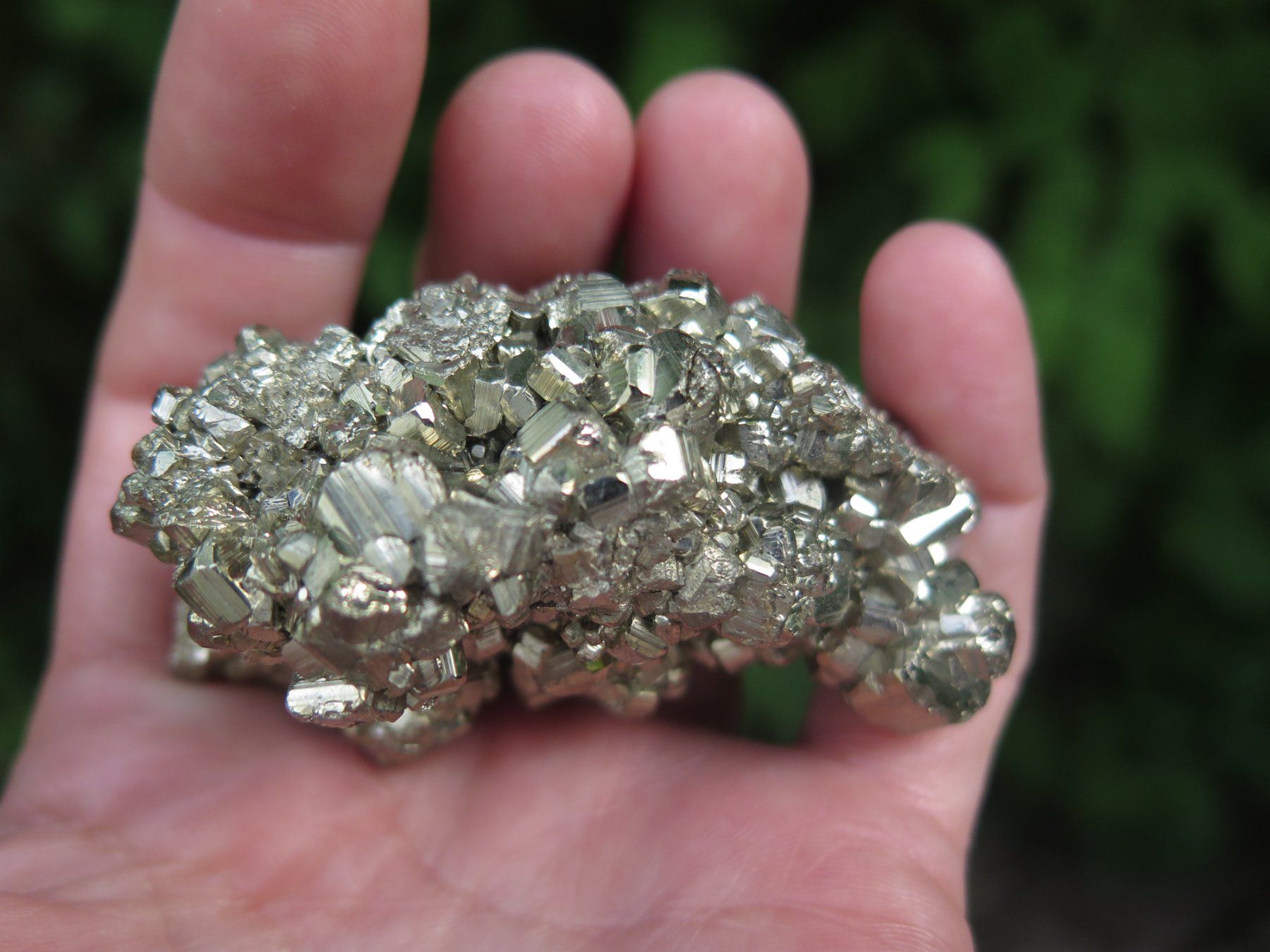 Mineralien & Heilsteine: Pyrit von Peru, sehr Hochglänzend – Gebraucht aus Schaffhausen von Yamakana51L8736OQ8 4