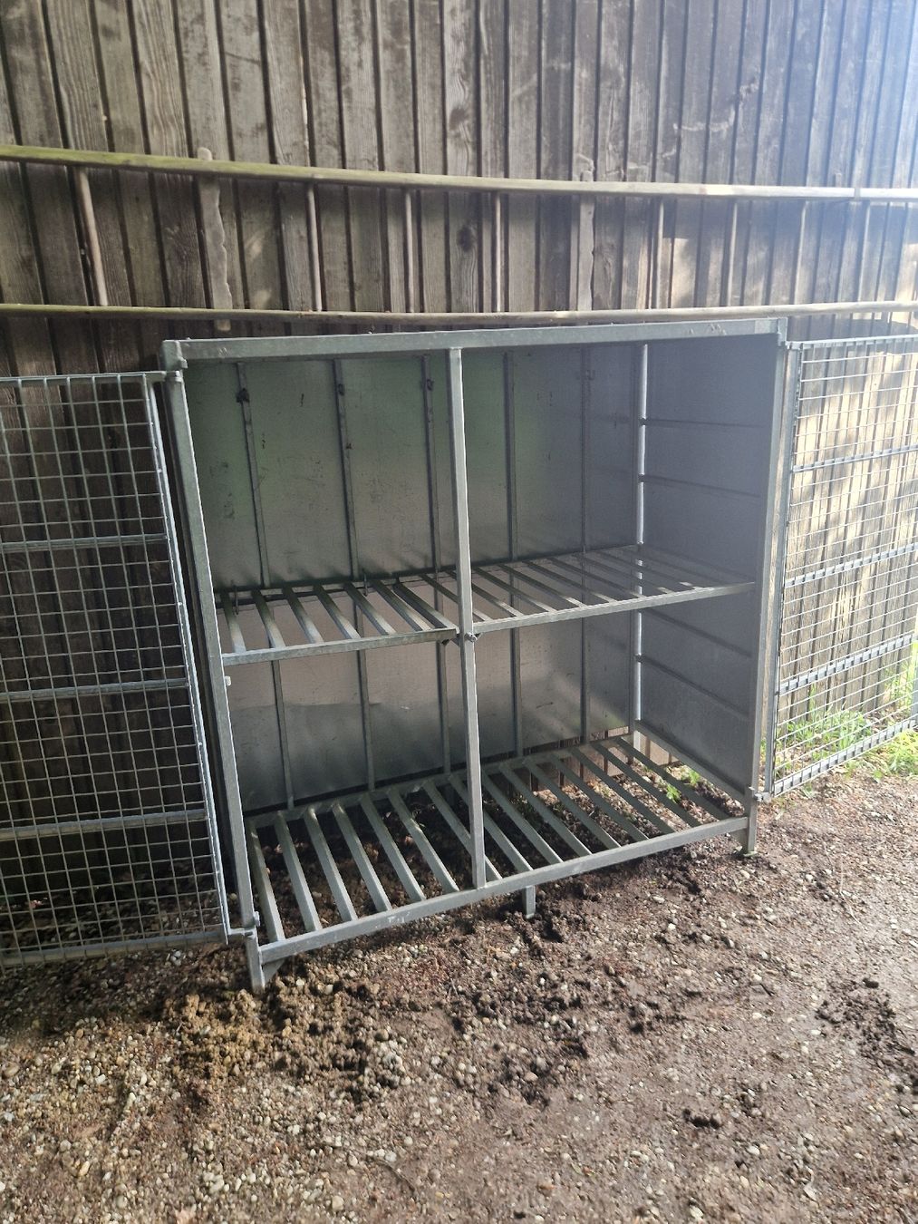 Schränke: Schrank Gasflaschen – Gebraucht aus Sumiswald von ForstCounty 7