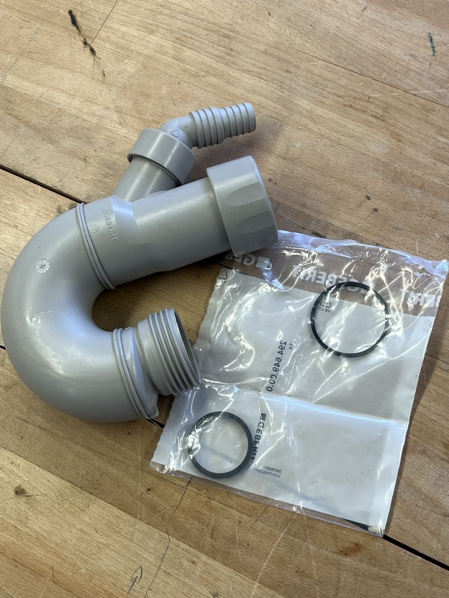 Geberit Armaturen: Geberit Siphon, fabrikneu – Neu (gemäss Beschreibung) aus Safenwil von Vito_Caruso 2