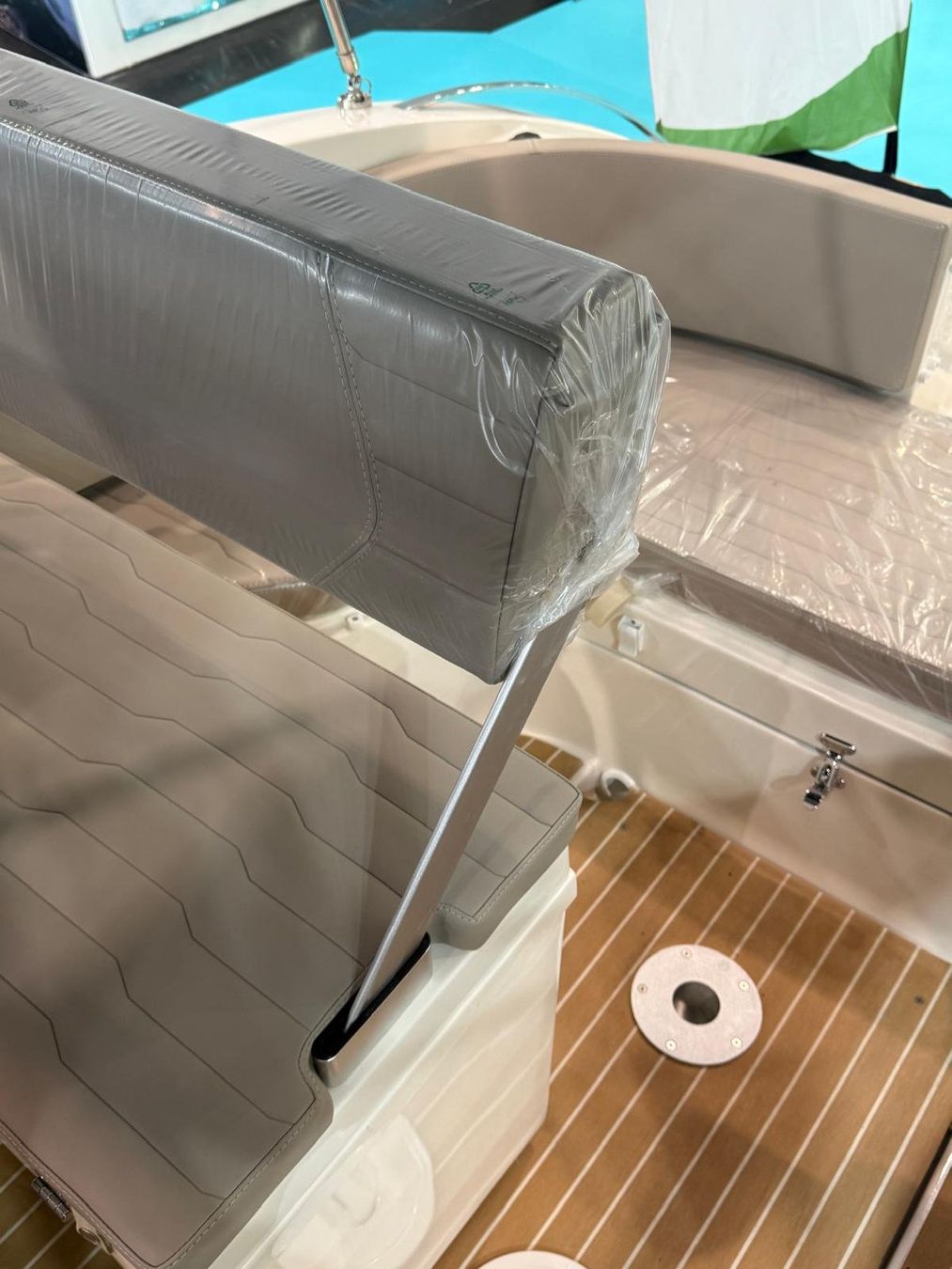 Eolo Barche: Motorboot Eolo 6.9 EL – Nuovo e nell'imballaggio originale da Kriens venduto da monte06 9