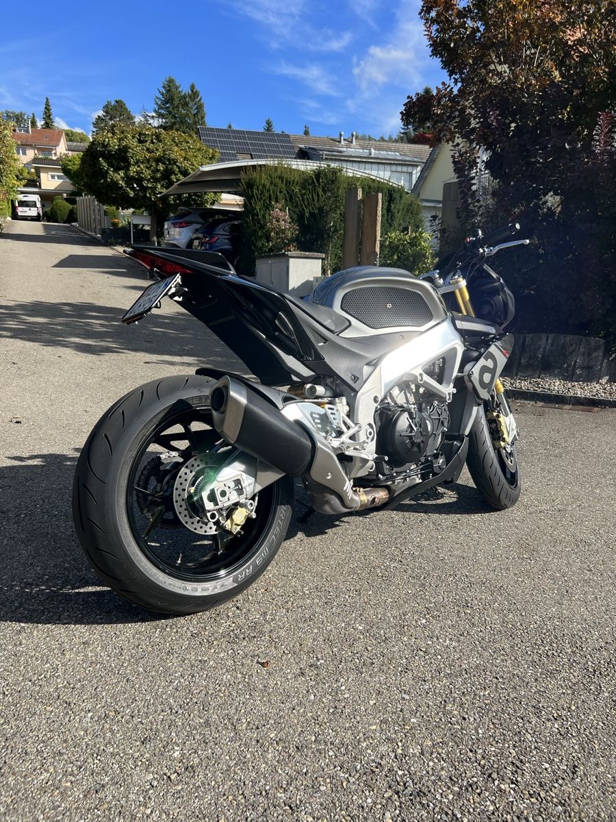 Aprilia Strada: Aprilia Tuono V4 1100 – Usato da Embrach venduto da Dmoney 5
