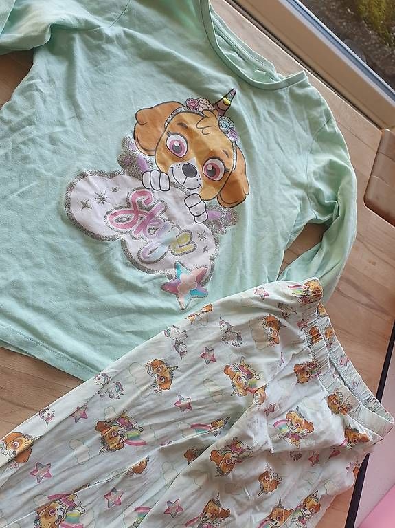 Pigiama & Simili: Mädchen Pyjama Grösse 128 – Usato da Ebmatingen venduto da zeitlos-gesund.ch 1