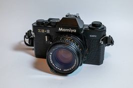 Mamiya ZE-2 Quartz mit Mamiya-Sekor E 50mm 1:1.7 - Kamera