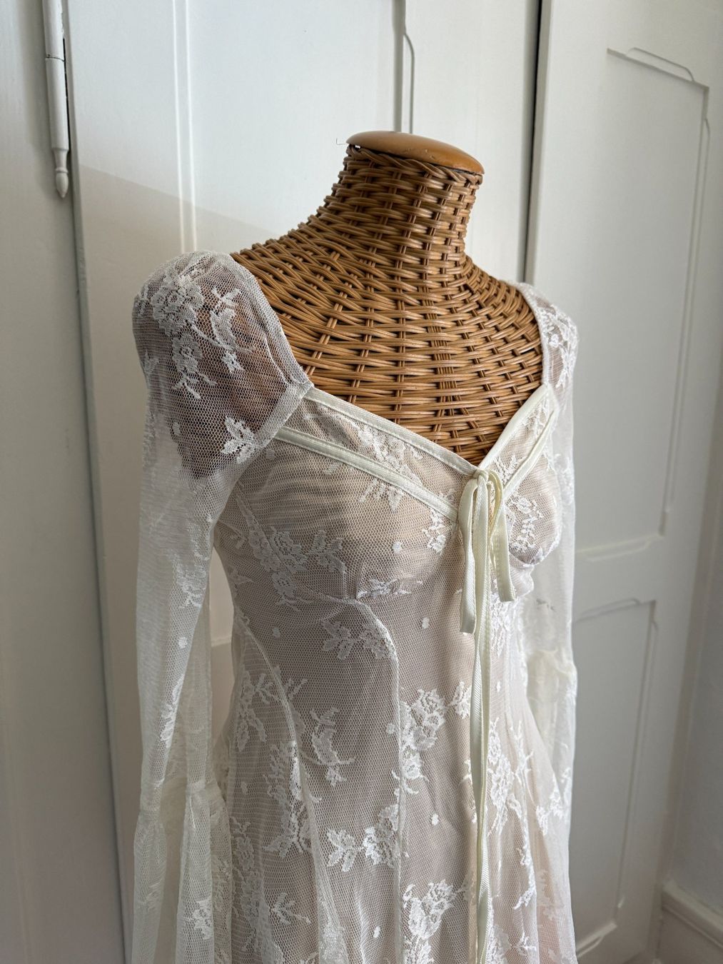 Shein Robes: Spitzenkleid offweiss 36 – D'occasion à Zürich par Diazaio 1