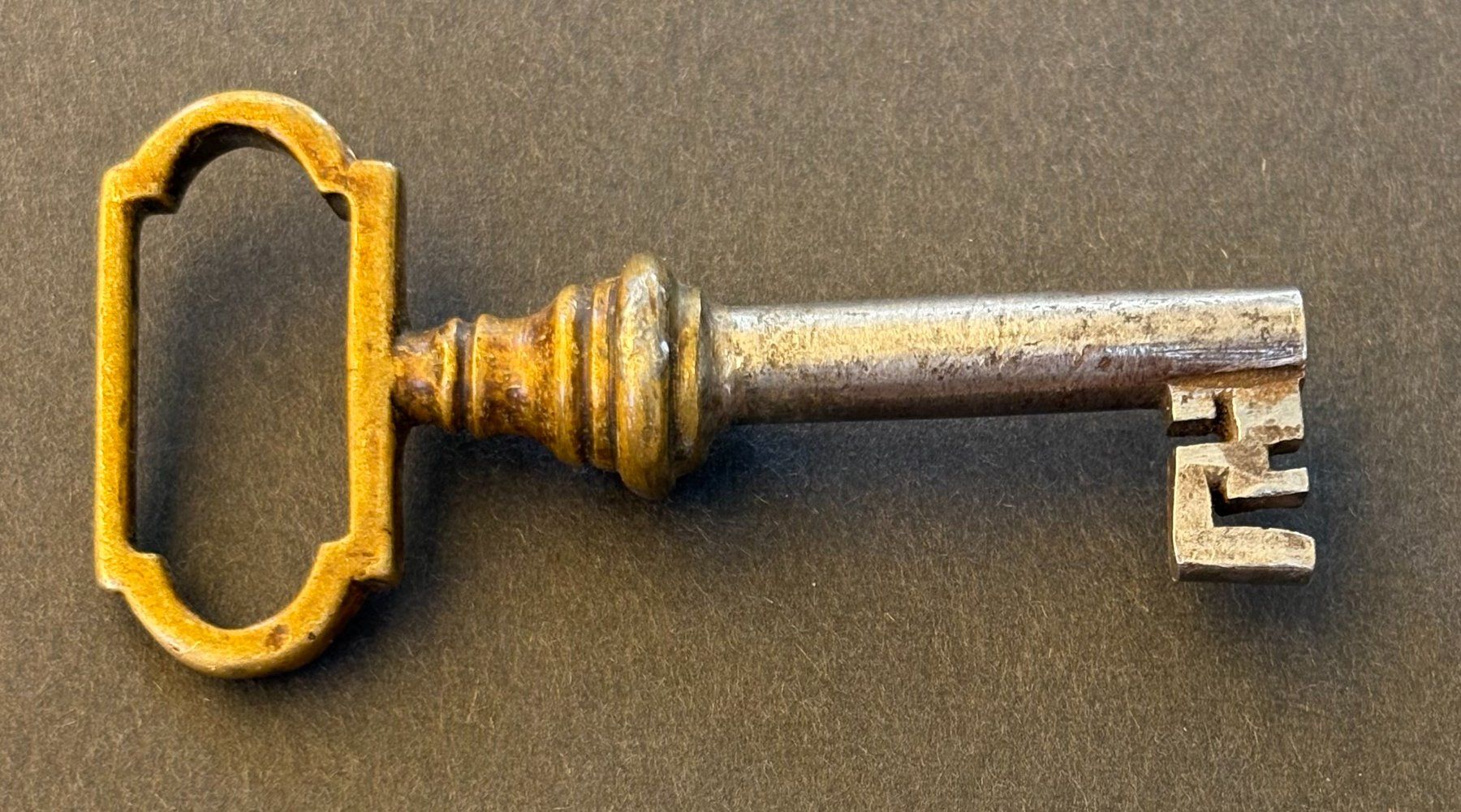 Chiavi: ANTIKER SCHLÜSSEL – Usato da Ostermundigen venduto da wini63