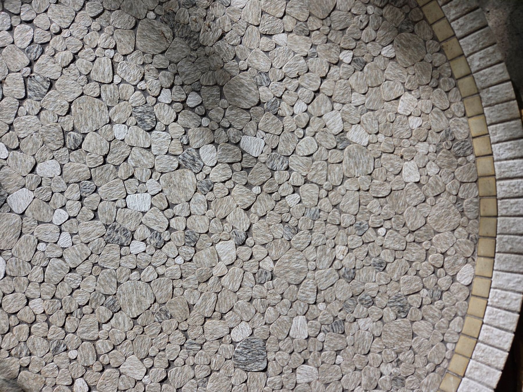 Piatti di portata: Gartentischplatte, Mosaik, Durchmesser 112cm, Top – Usato da Maur venduto da Siropin 7