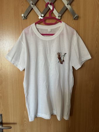 T-Shirt Weiss mit V Print 