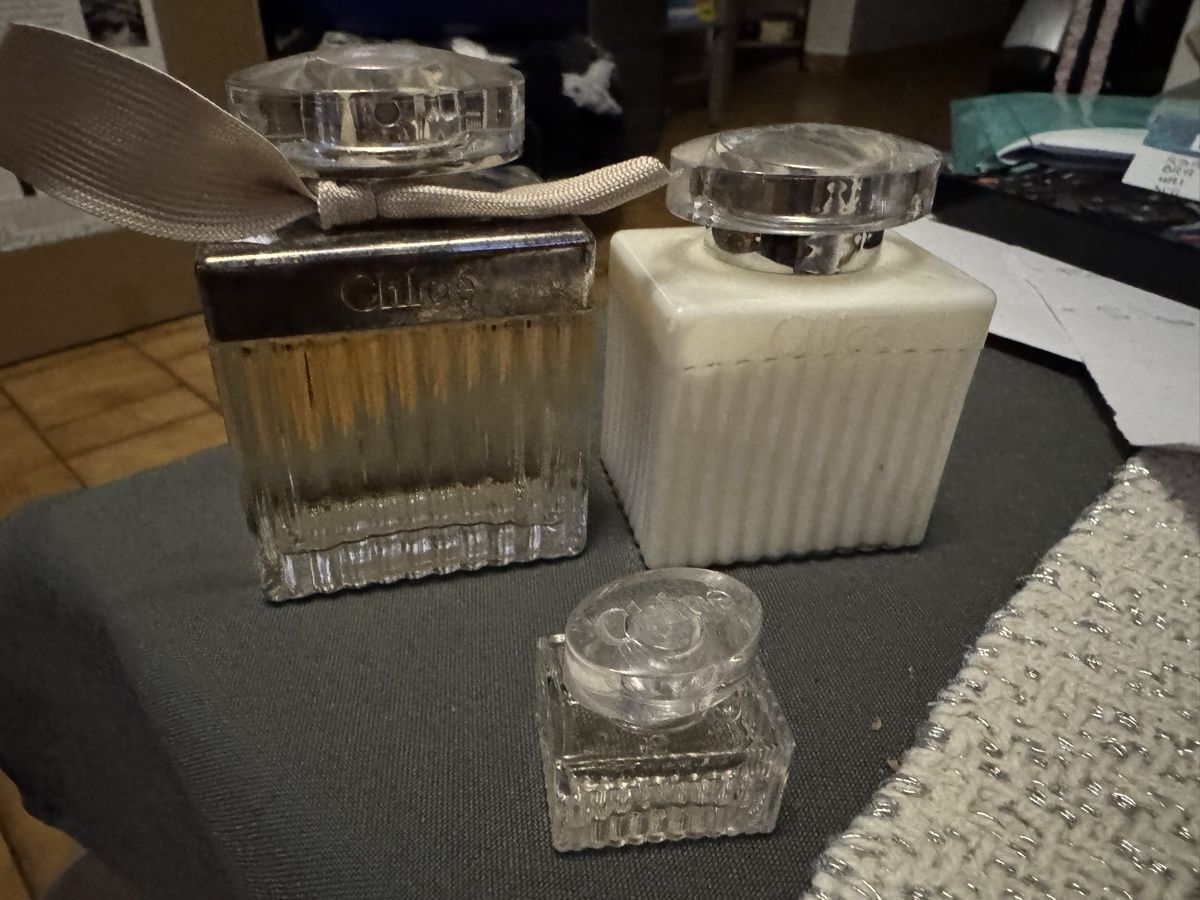 Chloé Profumi & Eau de Toilette: Lot de 3 flacons de parfum Chloé – Nuovo e nell'imballaggio originale da Veyrier venduto da kimedovapa 1