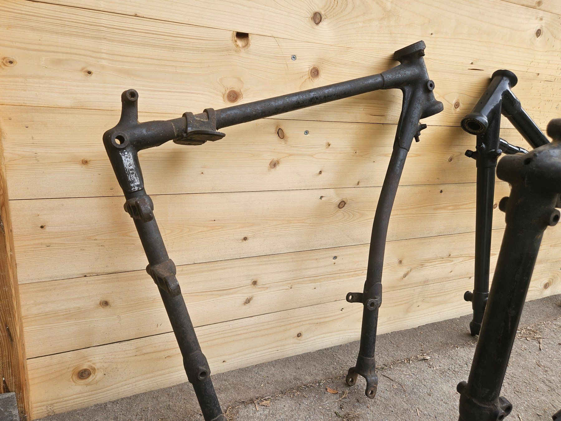 Tutti i ricambio per moto: Oldtimer Motorrad Rahmen BSA A10, Enfield Mod.G, BSA B35 – Usato da Haslen GL venduto da elrockero 4