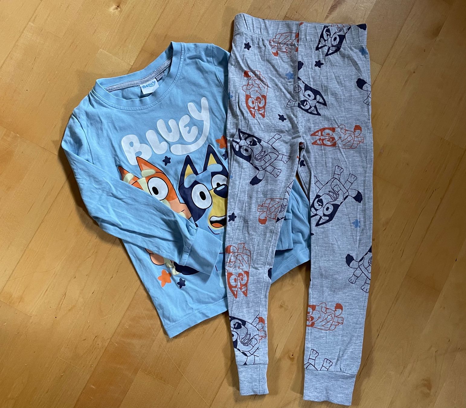 Pyjamas: Bluey Pyjama Gr 98/104 – D'occasion à Hüntwangen par fra_7nd2