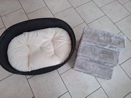 Hundebett und Treppe