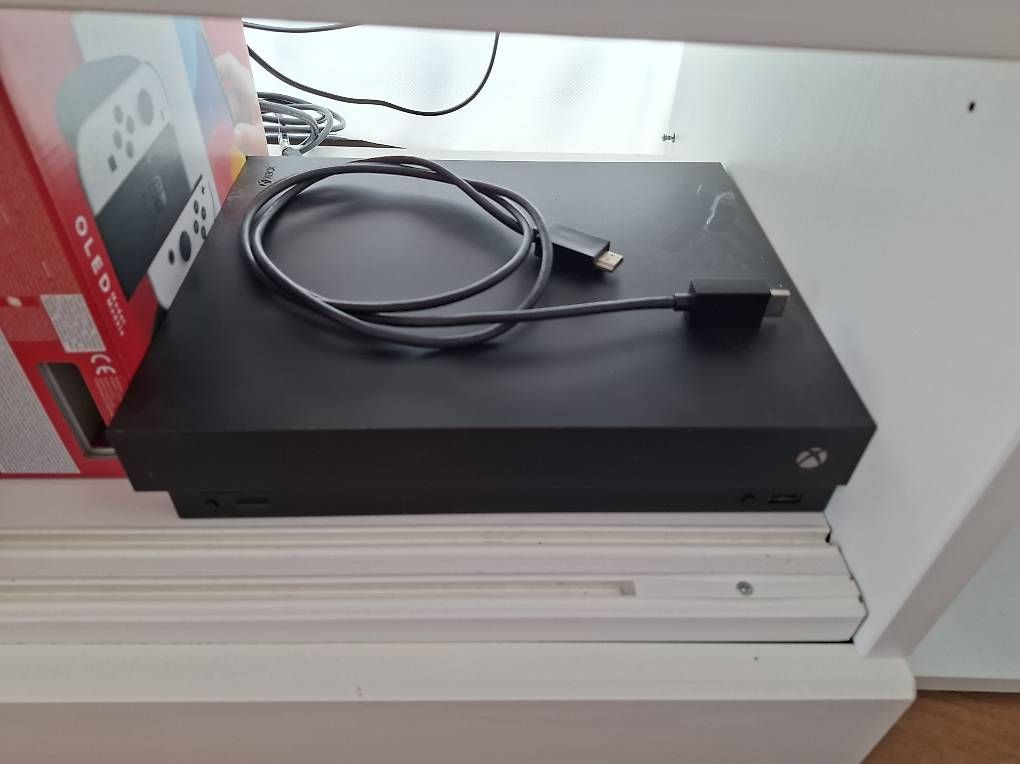 Console: XBox One X – Usato da Dielsdorf venduto da cmo_c6hy