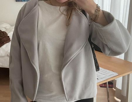 Stylish light grey coat - Perfect for spring days!