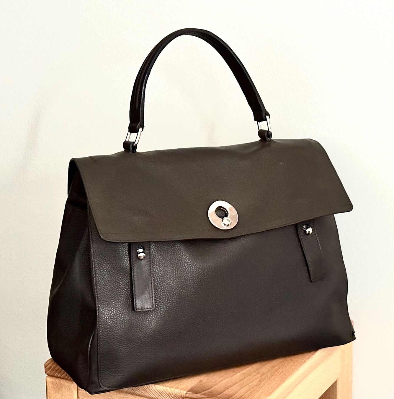 Borse da donna: Leder Hand/Akten Tasche – Usato da Basel venduto da Katharina520741
