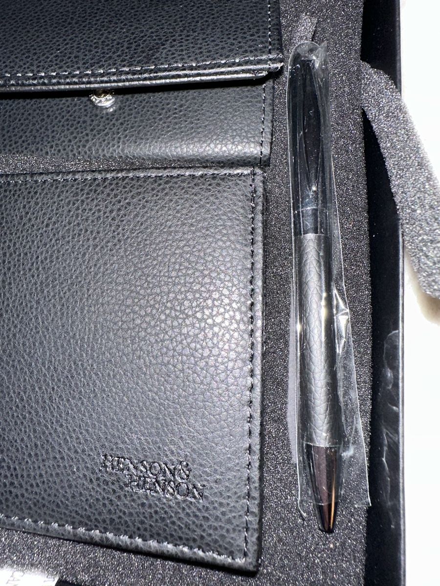 Brieftaschen: Brieftasche Set – Gebraucht aus Herbriggen von Sehrazade