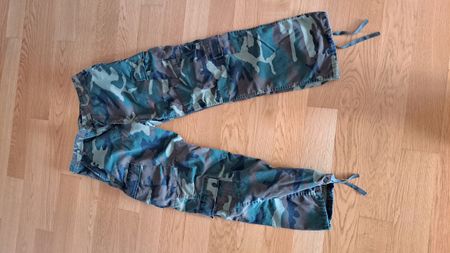 Cargo Hose im Camouflage Look, Grösse M,