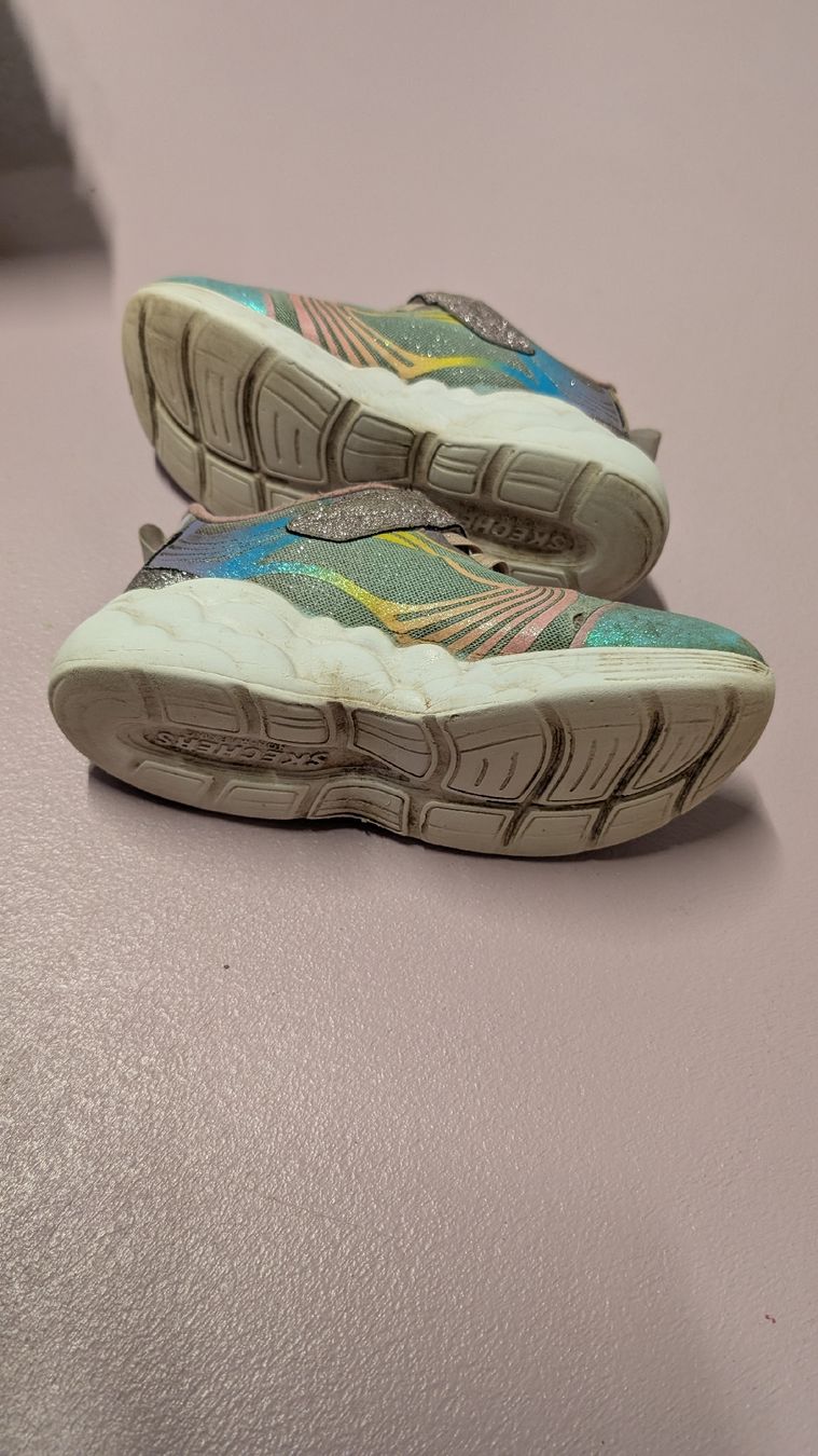 Scarpe per ragazze: sketchers schuhe gr 30 – Usato da Busswil BE venduto da Binchenbeetli 3