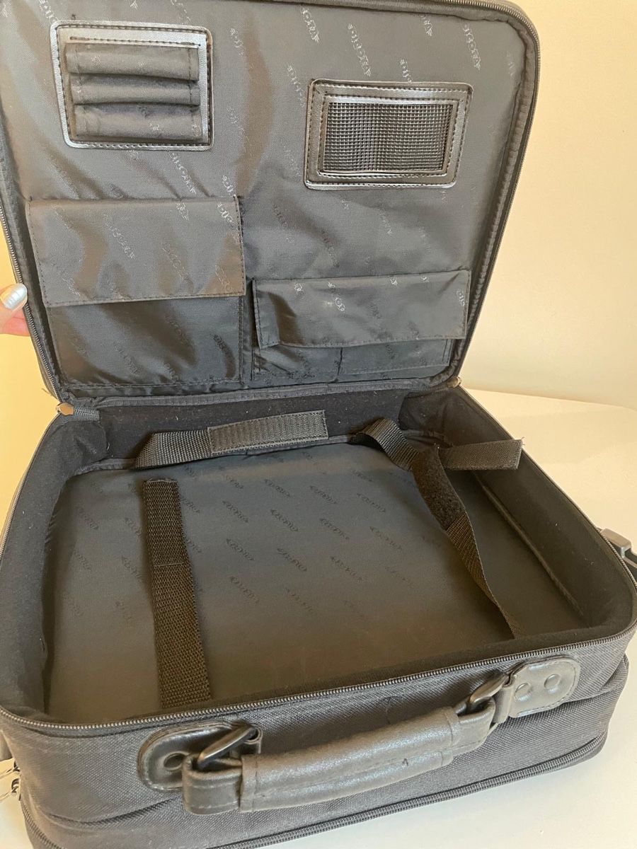 Borse: Schwarze Laptoptasche Dicota gepolstert – Usato da Basel venduto da Ch2005 6