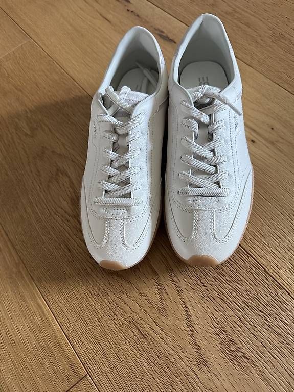 Esprit Scarpe da donna: ESPRIT Sneaker weiss  Grösse 38 – Usato da Auslikon venduto da mba_dmm8 1