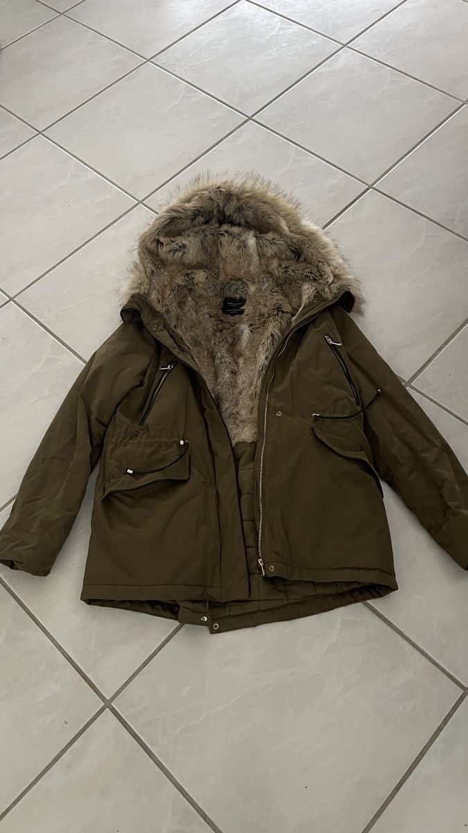 Zara Jacken: Damen Winterjacke mit Pelz – Gebraucht aus Brüttisellen von SonjaP0102 3