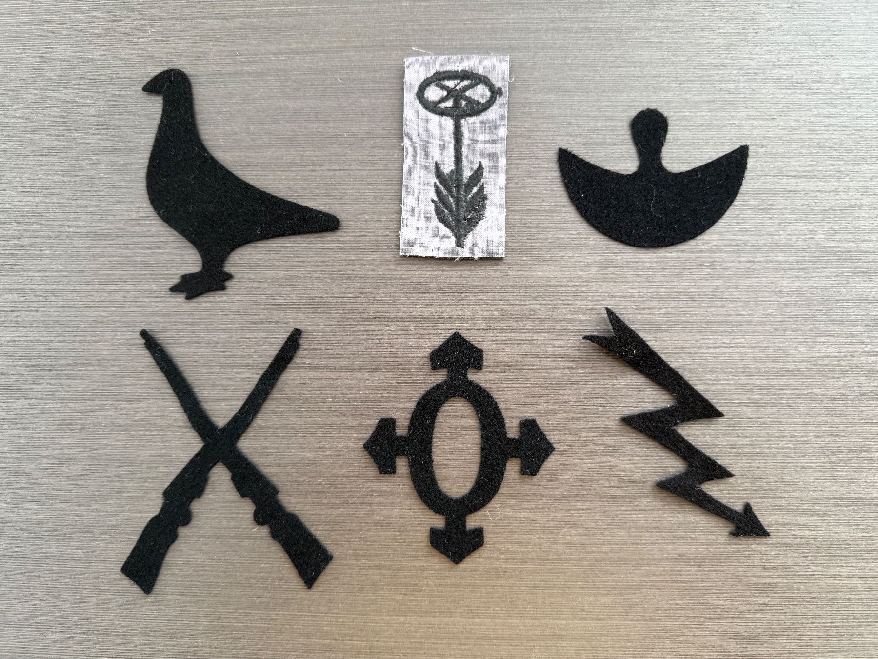 Schweizer Armee Placchette & Badge: 6 Abzeichen Ord. 40 - Schweizer Armee – Usato da Brütten venduto da Hst1 1