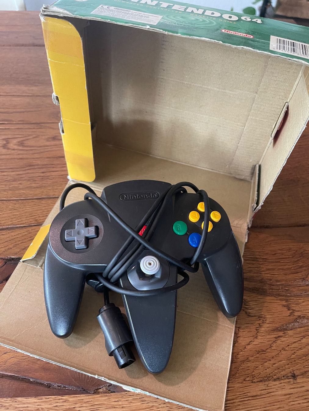 Nintendo Controller: Nintendo 64 N64 Controller Schwarz OVP - gebrauchter Zustand – Gebraucht aus Zuerich von Dorsi 3
