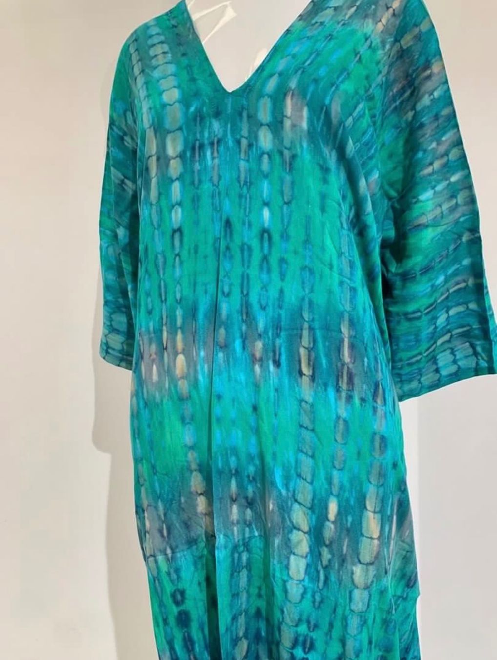 Vestiti: TURQUOISE TIE DYE KAFTAN Effortless Resort Elegance – Nuovo (secondo la descrizione) da Zürich venduto da Souljunic 5