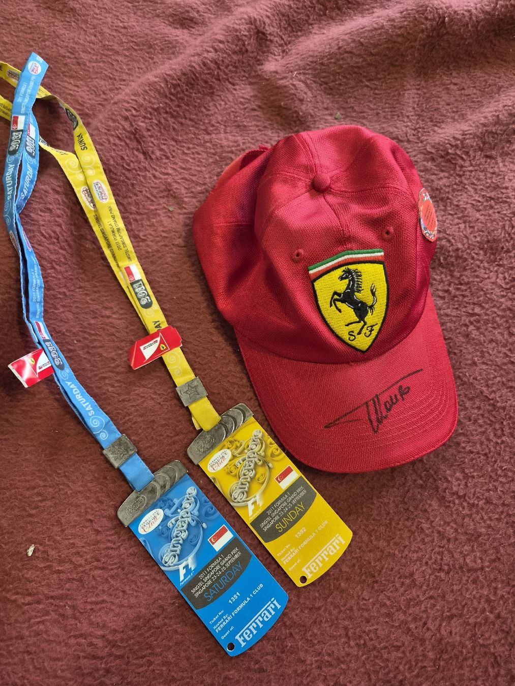 Autographes: Ferrari Cap Formel 1 unterschrift Alonso – D'occasion à Dürrenäsch par Uliu