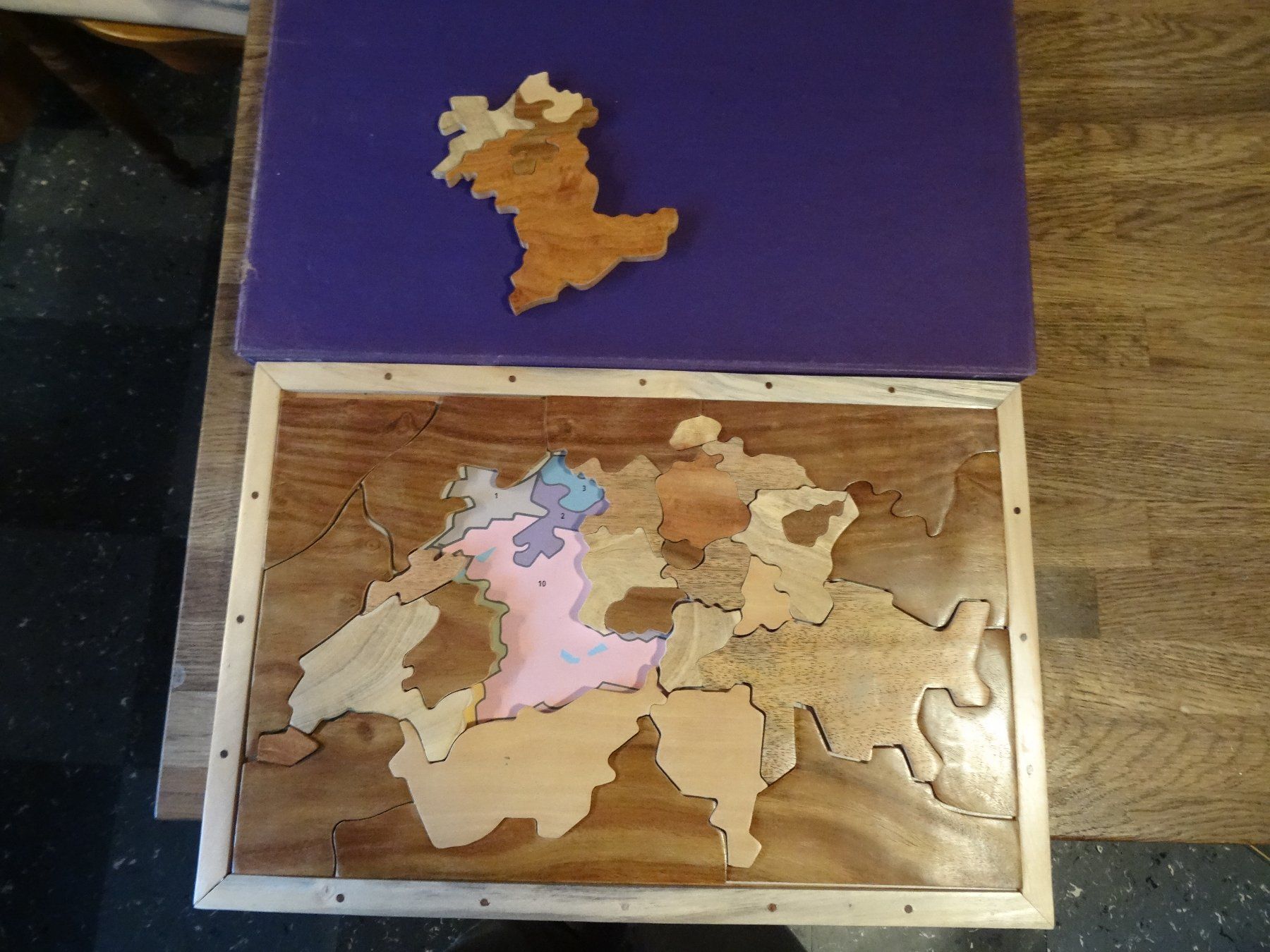 Puzzle: Holz Puzzle Schweiz Kantone – Usato da Allschwil venduto da Summelsarium 3