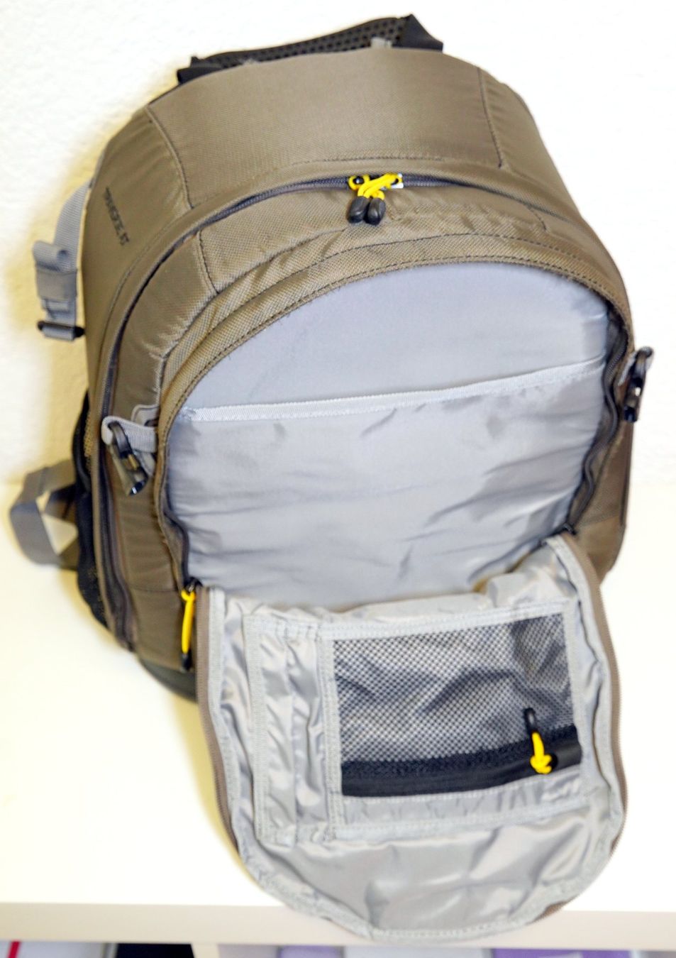 Rucksäcke: Foto-Rucksack Mountainsmith Traverse AT – Gebraucht aus Eschenbach SG von Vijoma 3