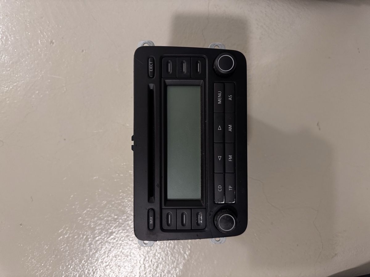 Radio: Golf 5 GTI Radio Original – Usato da Niederbipp venduto da OnePiece
