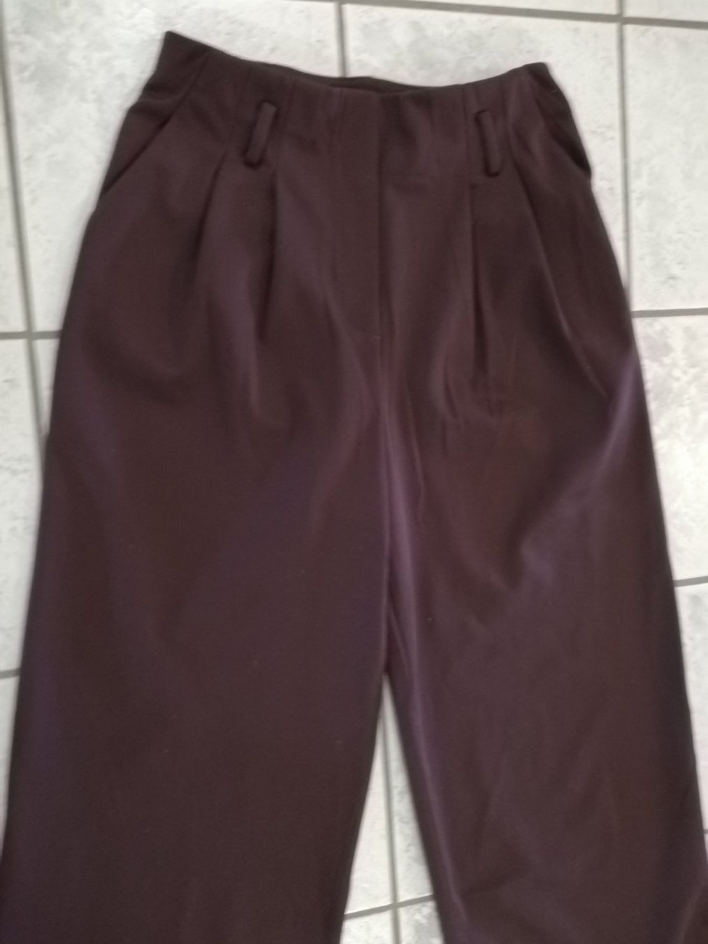 Pantaloni: Sehr schöne Hosen Gr 34 – Usato da Untersiggenthal venduto da Marlen59 2