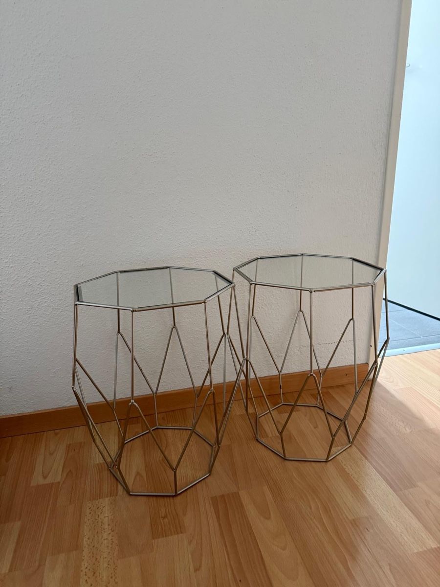 Livique Set di tavolo e panche: Beistelltische – Nuovo (secondo la descrizione) da Erlinsbach venduto da Floyd_connor