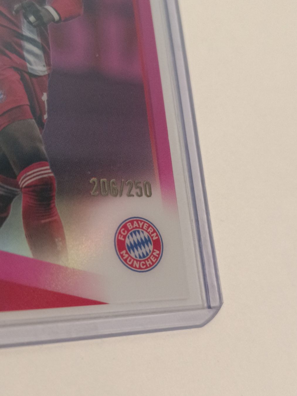Topps Carte collezionabili: Alphonso Davies Pink Refractor 206/250  Topps Chrome UEFA C – Nuovo e nell'imballaggio originale da Siebnen venduto da Kinero1112 1