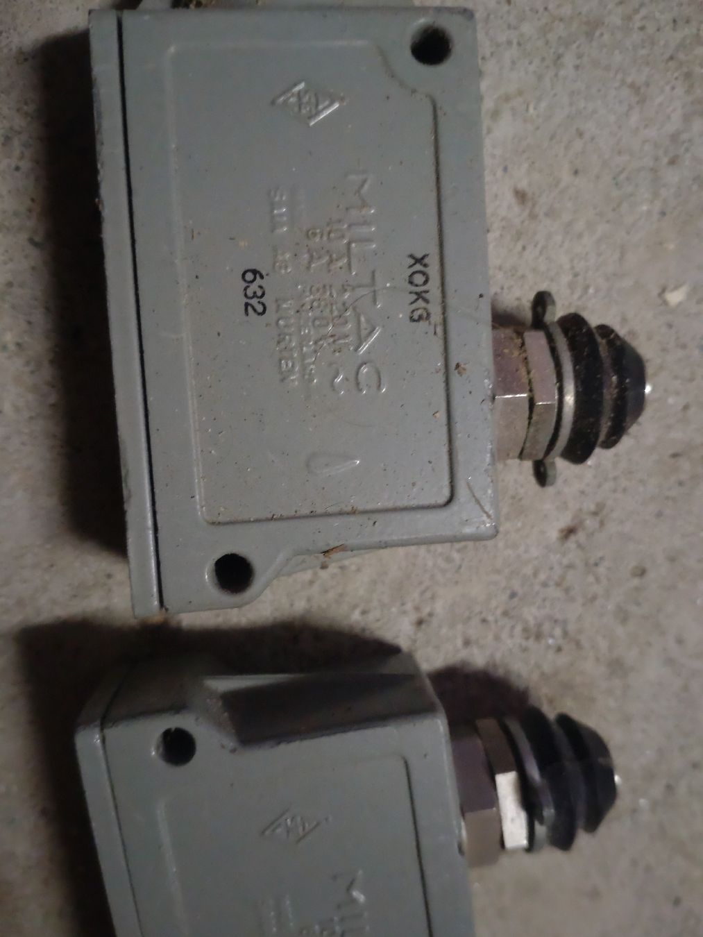 Schalter: MILTAC C Interrupteur de position Industriel, Lot de 2 – Gebraucht aus Vétroz von Guadonjin 1