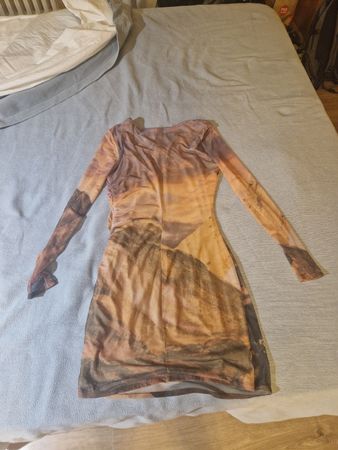 Figurbetontes Desigual Minikleid, Grösse M, Langarm