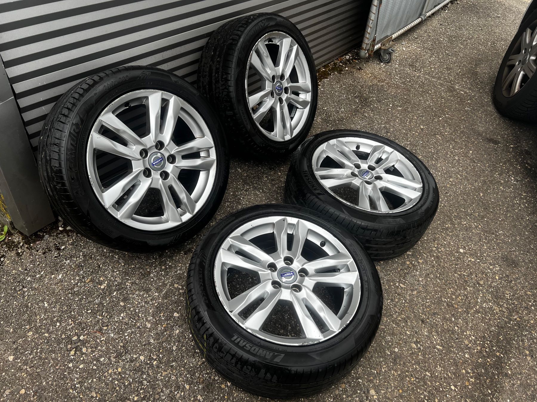 Volvo Pneumatici & Ruote complete: Volvo Räder – Usato da Riedholz venduto da Riedholz-Garage