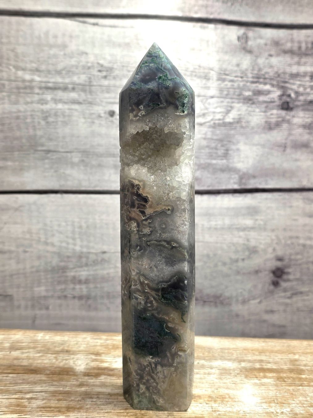 Minerali & Pietre curative: Moosachat Obelisk mit toller Druse 445g – Nuovo e nell'imballaggio originale da Matzingen venduto da Shay_Crystalz