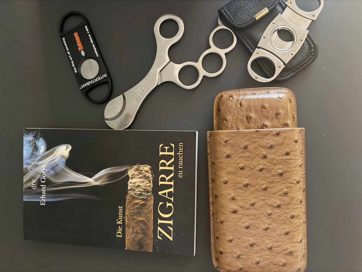 Zigarren: Humidor mit Zigarren – Gebraucht aus Riehen von Elea13 1