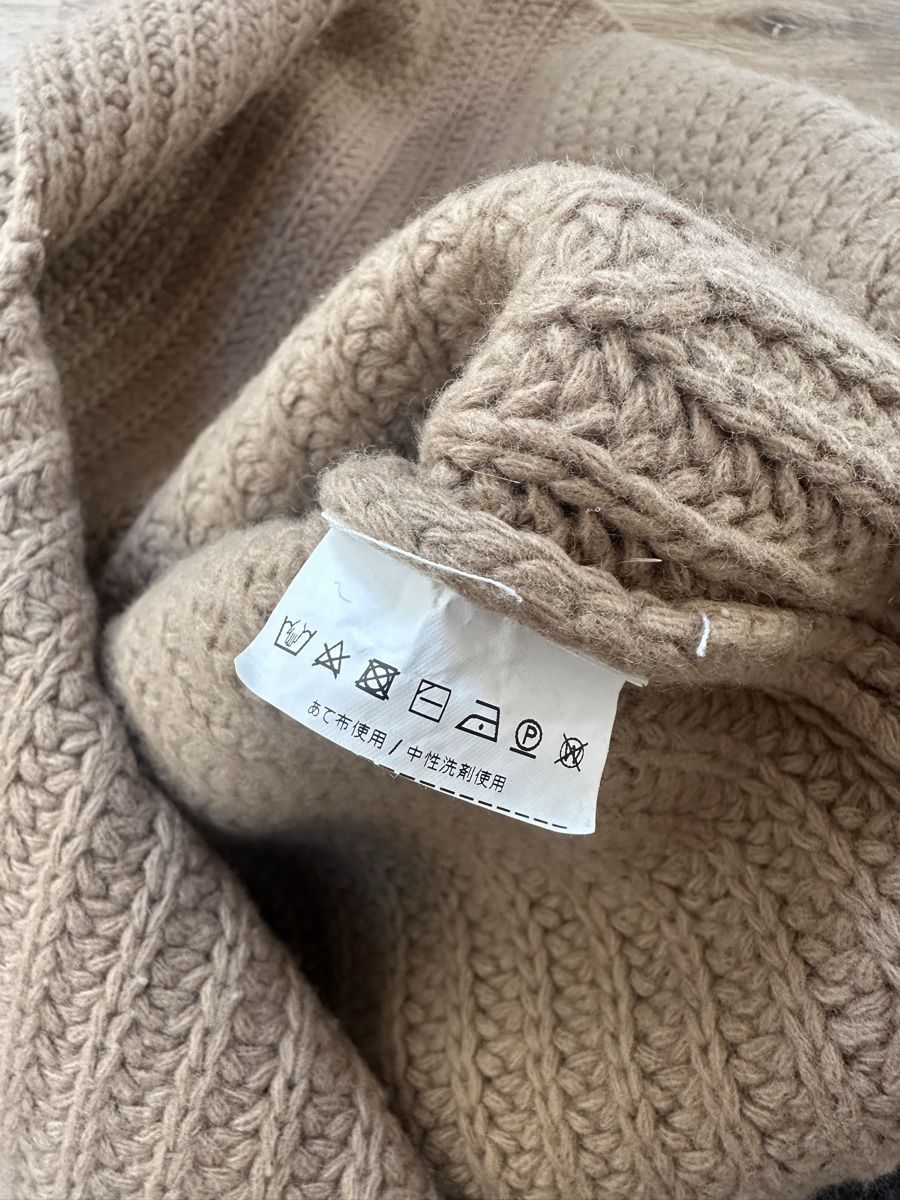 Max Mara Gilet & Giacche senza maniche: Max Mara Sleeveless Roll Neck Sweater Vest – Nuovo (secondo la descrizione) da Zürich venduto da Isabella123 4